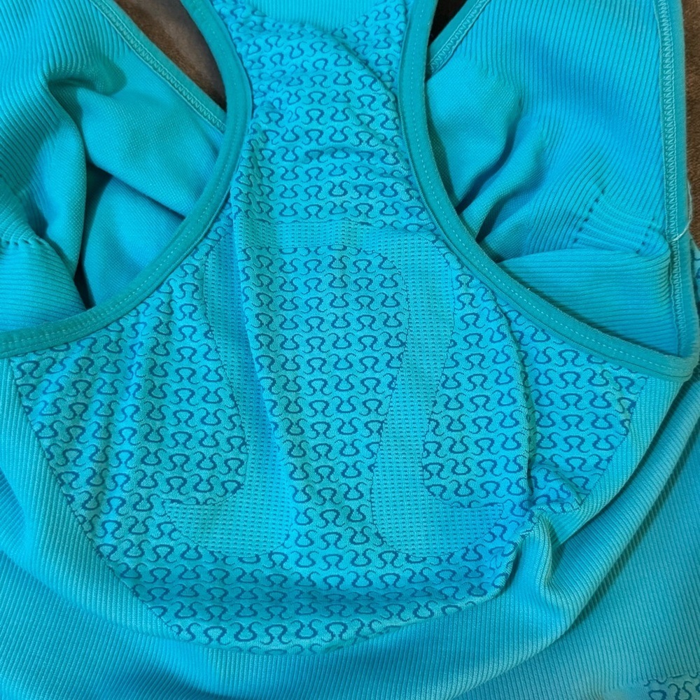 Lululemon Heart Rate Monitor Tank

#120 - Picture 8 of 9